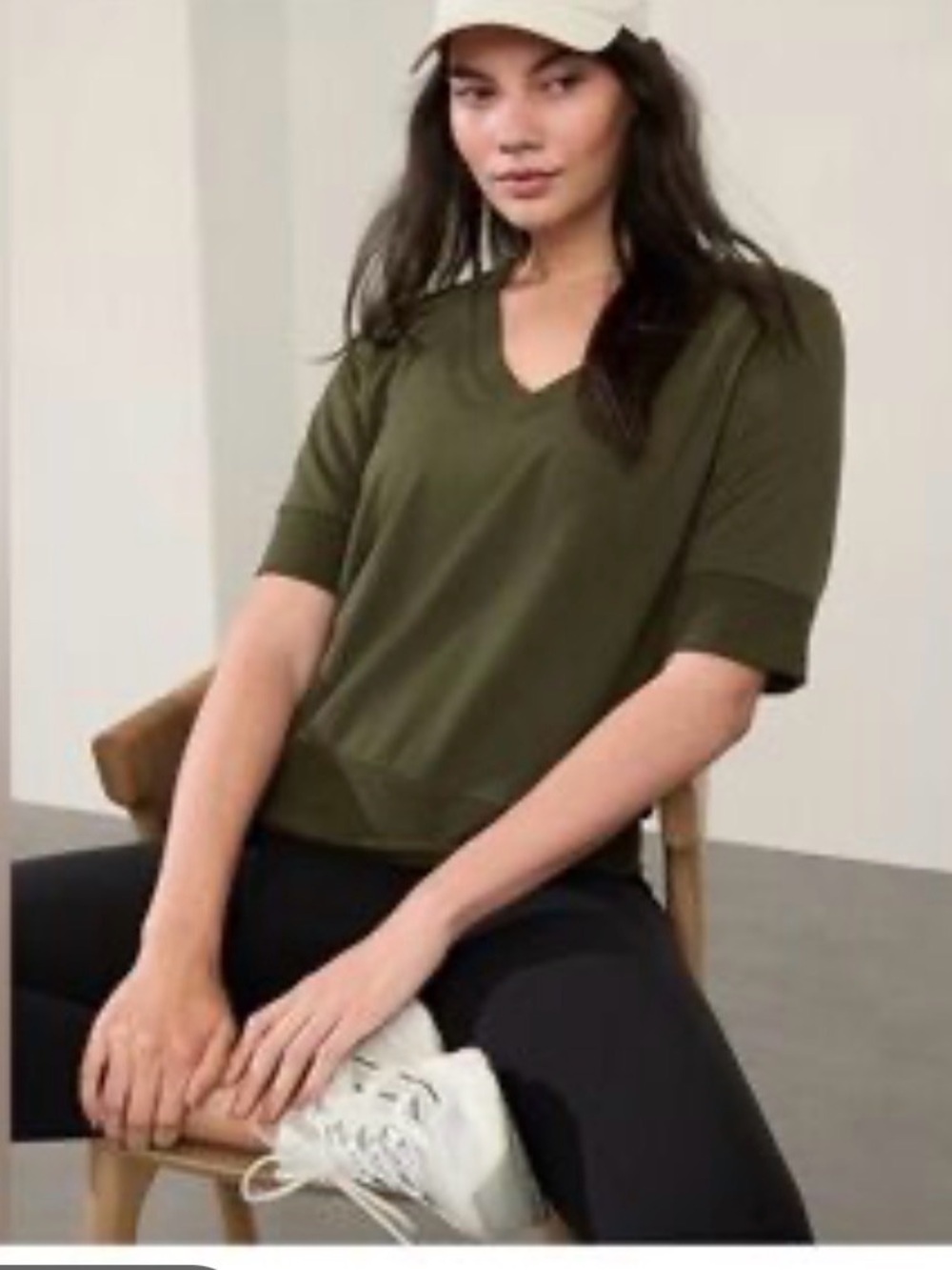 Athleta Step Forward Olive Green V-Neck Short Sleeve Top size XXS